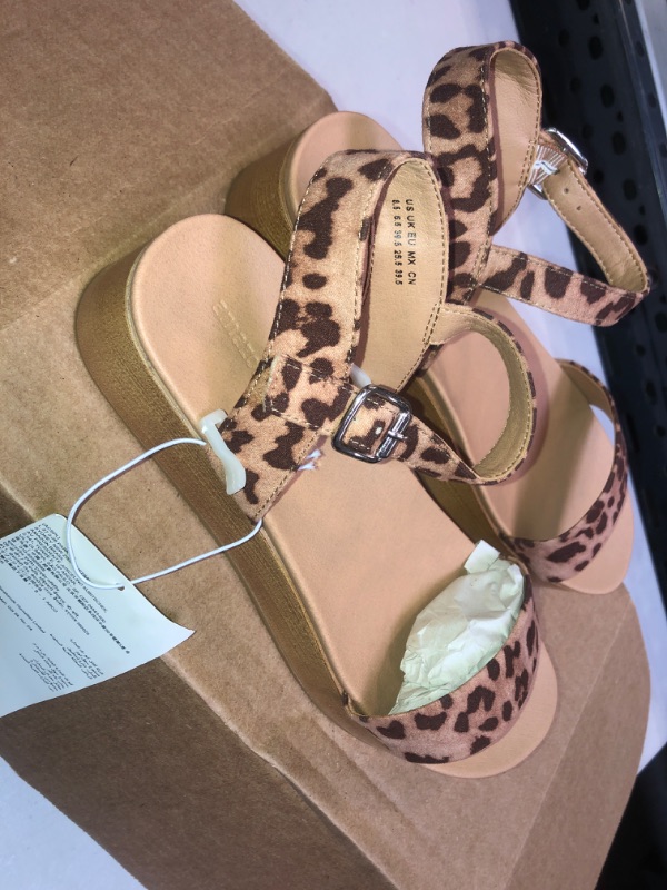 Photo 2 of Amazon Essentials Women's Two Band Flatform Sandal STRAPPY CHEETAH SIZE 8.5