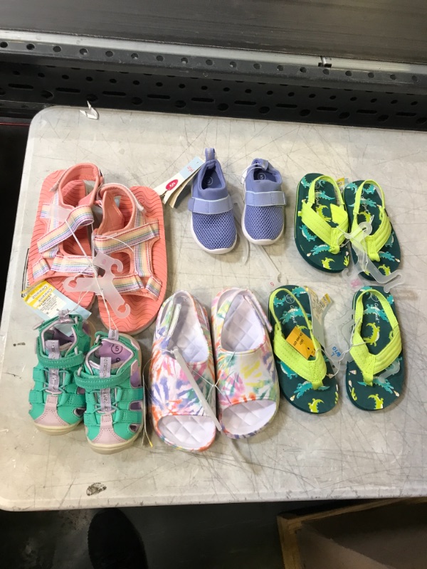 Photo 1 of BAG LOT, MISC. KIDS/TODDLERS FOOTWEAR,(SIZES MAY VARY, BUY AS IS)