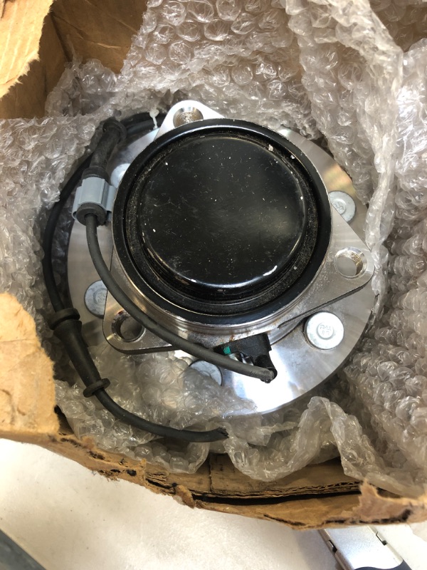 Photo 2 of 2014 Cadillac Escalade Wheel Hub AC Delco Cadillac Wheel Hub FW345