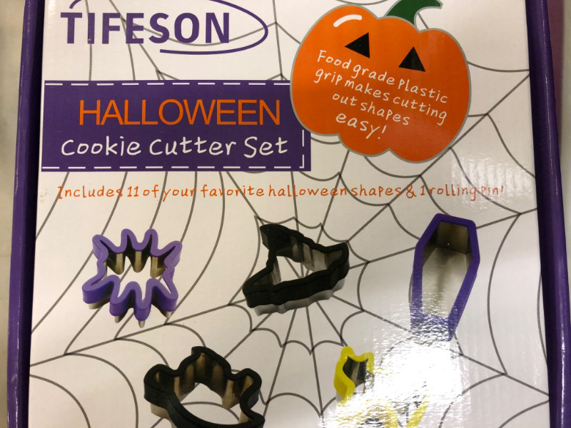 Photo 2 of 12 Pack Halloween Cookie Cutters Set, 11 PCS Stainless Steel Sandwich Cutter Molds with Comfort Grip, 1PC Rolling Pin for Halloween Party (Include Pumpkin, Witch Hat, Bat, Ghost Mold )