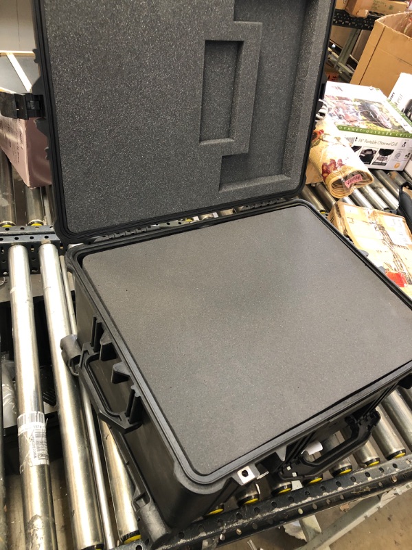 Photo 1 of 1560 Protector Case--------padding comes out of the case due to usage 
