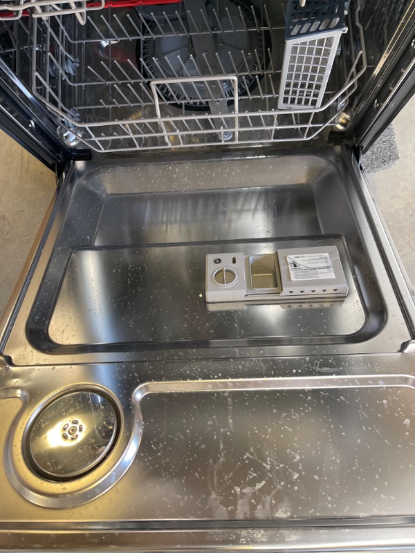 Photo 7 of Samsung StormWash 48 dBA Dishwasher in Stainless Steel, COSMETIC DMG; SCRATCHES/MARKINGS, SHOWS SIGNS OF USE( WATER SPOTS) 
