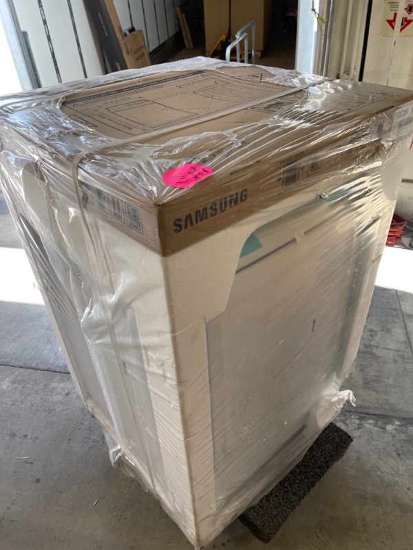 Photo 3 of Samsung - 7.2 Cu. Ft. Gas Dryer with Sensor Dry - White, * FACTORY SEALED * SCRATCH ON SIDE PANEL 
