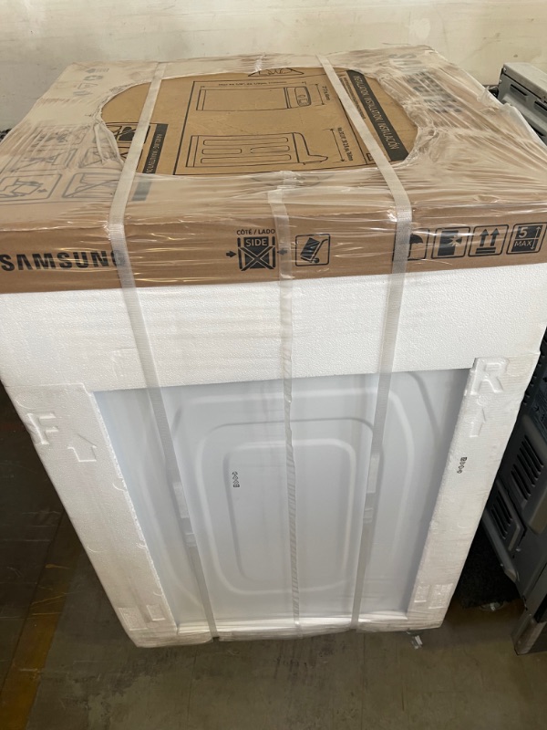 Photo 2 of Samsung - 7.2 Cu. Ft. Gas Dryer with Sensor Dry - White * FACTORY SEALED * 
