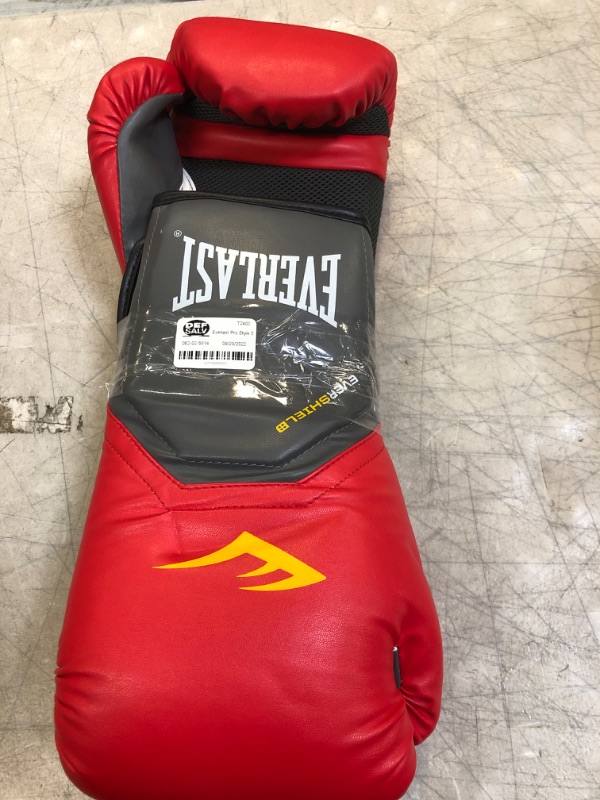 Photo 1 of Everlast Pro Style Elite Gloves 14oz - Red

