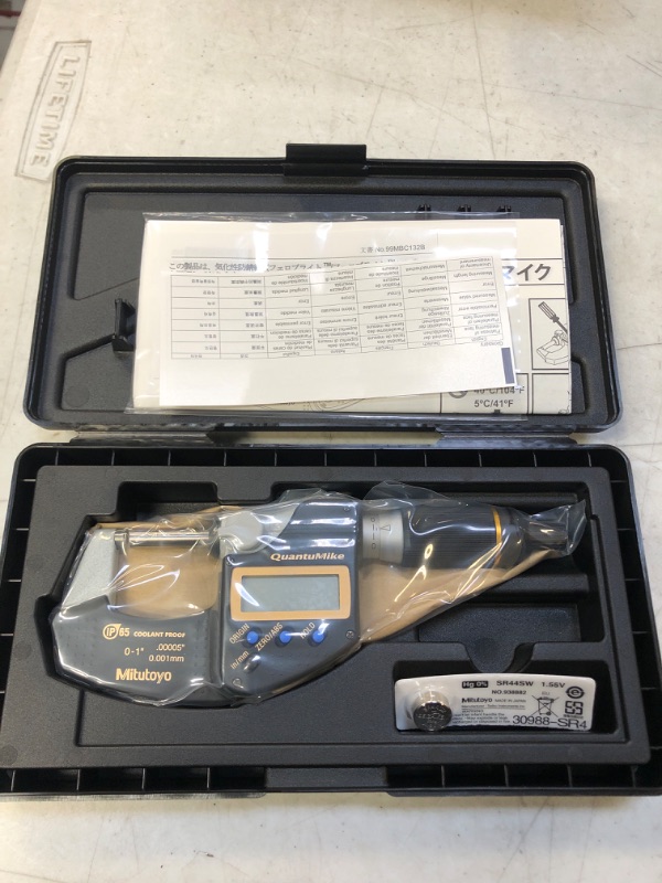 Photo 3 of "Mitutoyo 293-185-30 Quantumike, Micrometer, DIGIMATIC, 0-1"", IP65.00005"", NO SPC", Black/Gray
