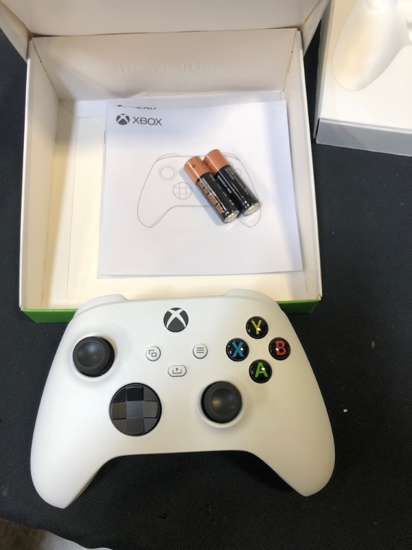 Photo 2 of Xbox Core Controller - Robot White