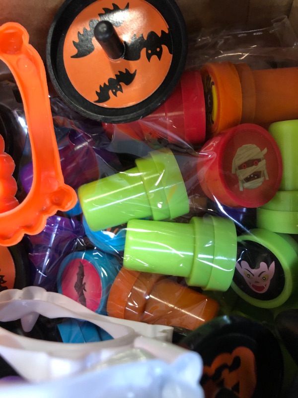 Photo 2 of 22 Pcs Halloween Supplies 