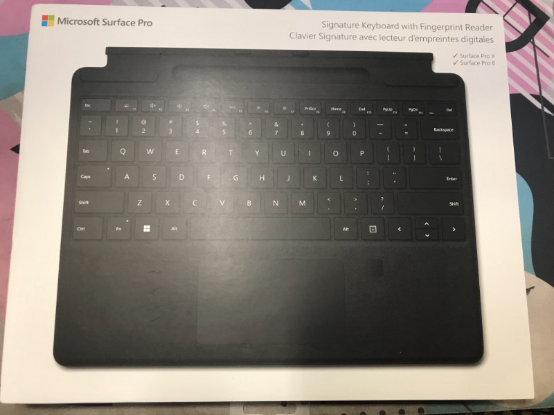 Photo 5 of Surface Pro Signature Keyboard with Fingerprint Reader – Black
