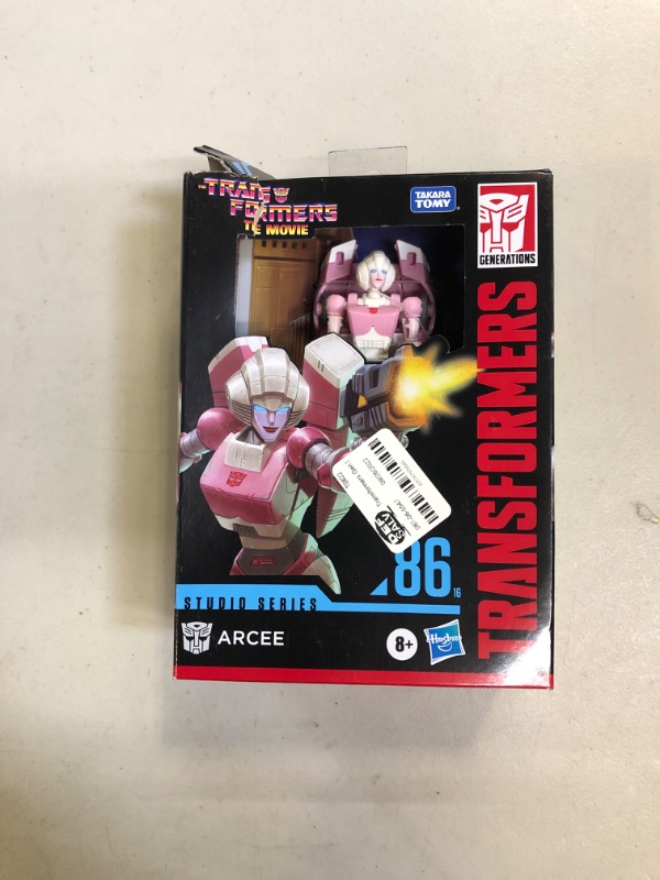 Photo 2 of Hasbro the Transformers Movie Studio Series Deluxe Class Arcee 4.5-in Action Figure | Hasbro | GameStop ( BOX HAS MINOR DAMAGE ) 
