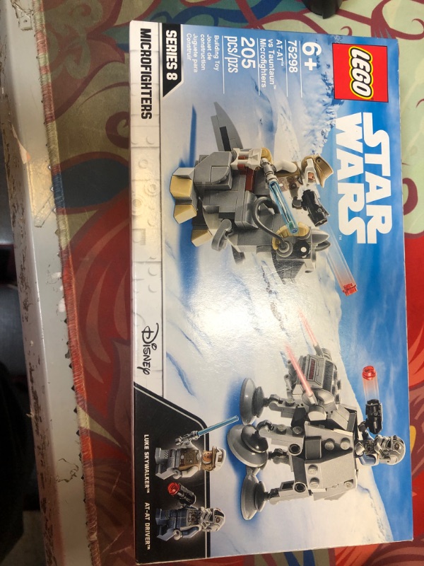 Photo 3 of LEGO Star Wars - at-at™ Contra Microfighters Tauntaun™
