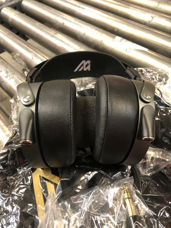 Photo 2 of Audeze MM-500 Professional Over-Ear Headphones
