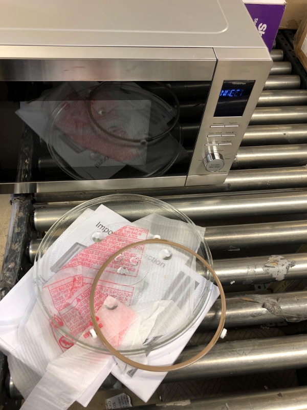 Photo 1 of ***SOLD FOR PARTS ONLY** DOESN'T HAVE HEAT**Panasonic - NN-SV79MS 1.4 Cu. Ft. Countertop Microwave Oven with Inverter Technology and Alexa compatibility - Stainless steel---------item is usded needs cleaning 
