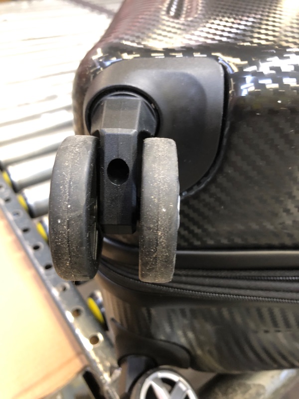 Photo 5 of Amazon Basics Oxford Expandable Spinner Luggage Suitcase with TSA Lock - 30.1 Inch