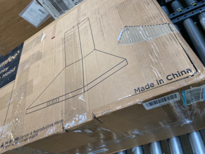 Photo 1 of ***NEW ITEM, Comfee CVP36W7AST 36 Inch 450 CFM 3 Speed Gesture Sensing &Touch Control Panel Stainless Steel Wall Mount Ductless/Ducted Convertible Vent Baffle Filters and 2 LED Lights Range Hood, BOX DAMAGE
