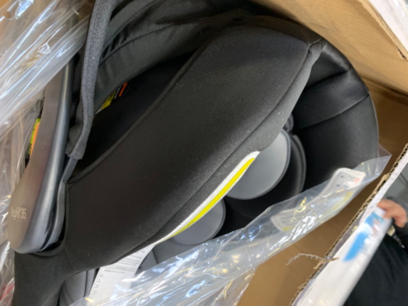 Photo 4 of Chicco KeyFit 35 Infant Car Seat - Onyx | Black Durable Woven Seat Pad Onyx, Box Packaging Damaged, Minor Use
