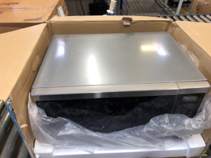 Photo 2 of ---SELL FOR PARTS---Samsung MS14K6000AS 1.4 cu. ft. Countertop Microwave Oven with Sensor and Ceramic Enamel Interior, Stainless Steel