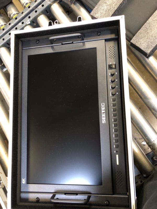 Photo 2 of SEETEC P173-9HSD-CO 17.3 Inch Carry on Broadcast Production Director Monitor with 3G-SDI HDMI YPbPr Input and Output Aluminum Design Full HD 1920×1080 ------- UNABLE TO TEST 