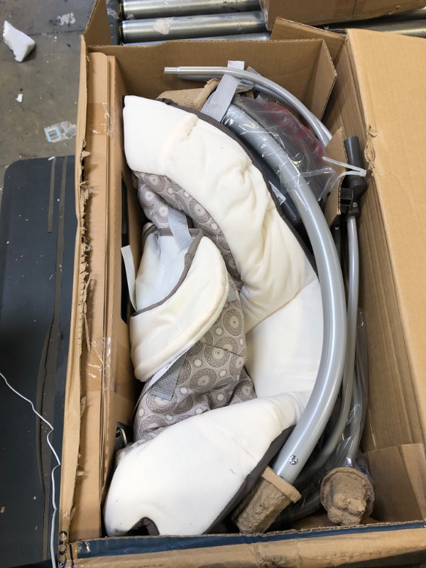 Photo 1 of Graco Simple Sway Abbington Baby Swing