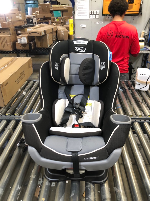 Photo 2 of Graco Extend2Fit® Convertible Car Seat **STAINED** 
