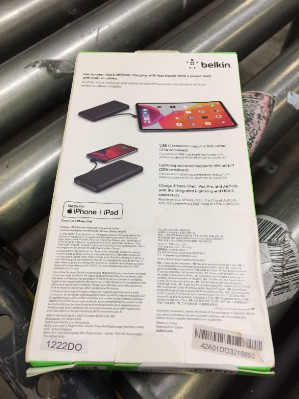 Photo 3 of Belkin 10000mAh Power Bank with integrated cable - Black +++ ITEM IS FACTORY SEALED +++

