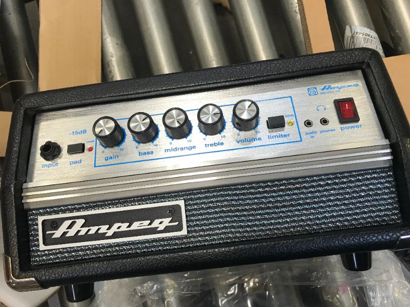 Photo 2 of Ampeg SVT Micro VR 200-watt Classic Head - Black
