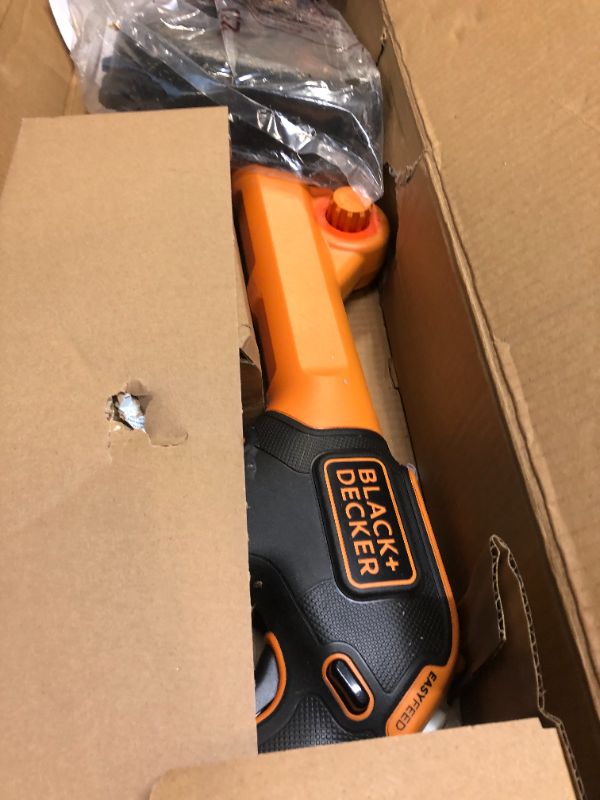 Photo 1 of Black & Decker LST140C 40V MAX Lithium-Ion Cordless String Trimmer Kit (1.5 Ah)
