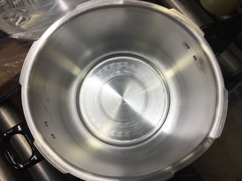 Photo 3 of Barton 8-Quart Aluminum Pressure Cooker Stovetop Fast Cooker Pot, BENT ( WONT SEAL ) 