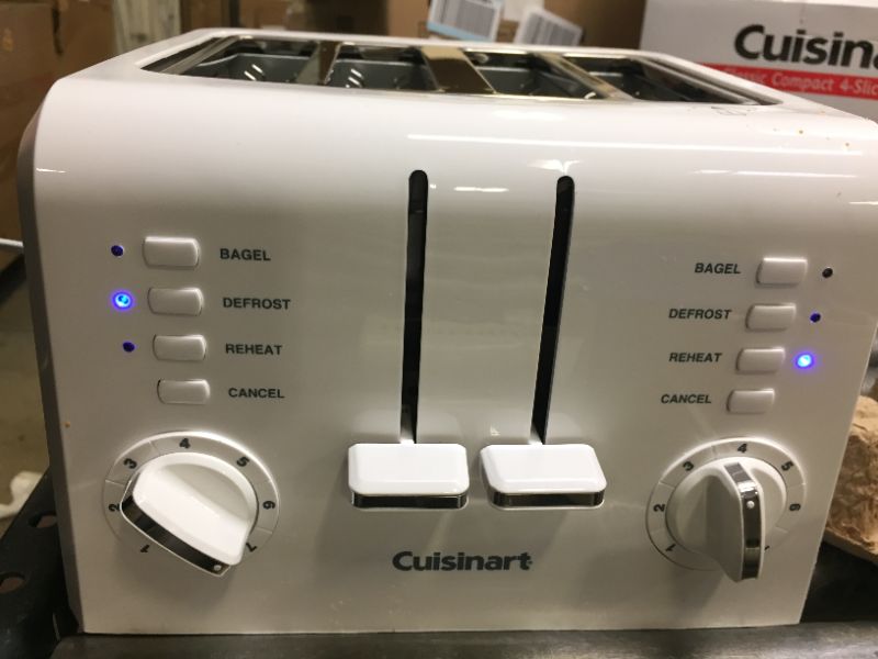 Photo 2 of Cuisinart CPT-142P1 4-Slice Compact Plastic Toaster, White
