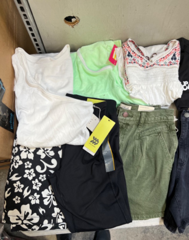 Photo 2 of 30 pcs-Misc Women's Clothing- SIZE XS/S (SOLD AS IS) Some dusty/dirty from warehouse. 