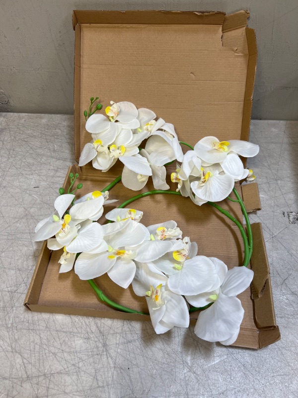 Photo 2 of 2 Pcs Artificial Flowers Large Orchid Real Touch Phalaenopsis Long Stem White Fake Latex Orchid for Home Decor Wedding Table Centerpiece. (PACKAGING IS DAMAGED)