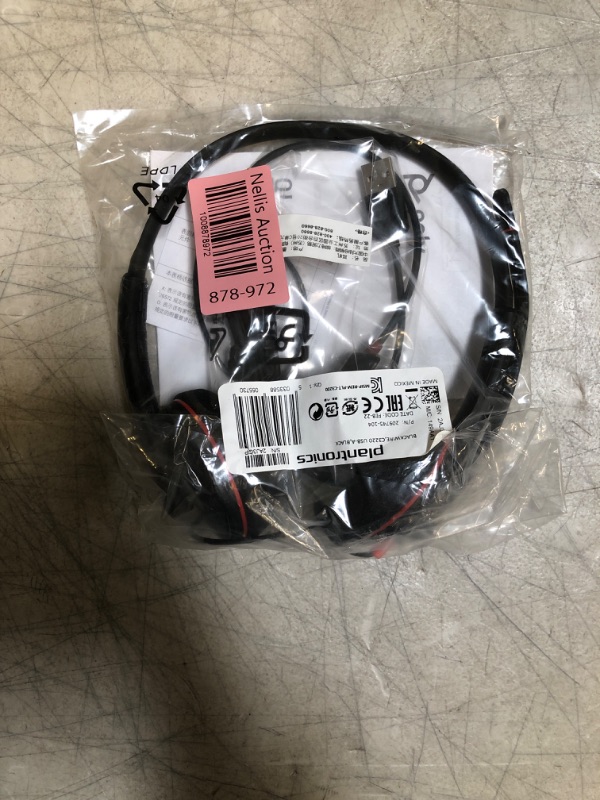 Photo 2 of Plantronics Blackwire C3220 USB Headset
