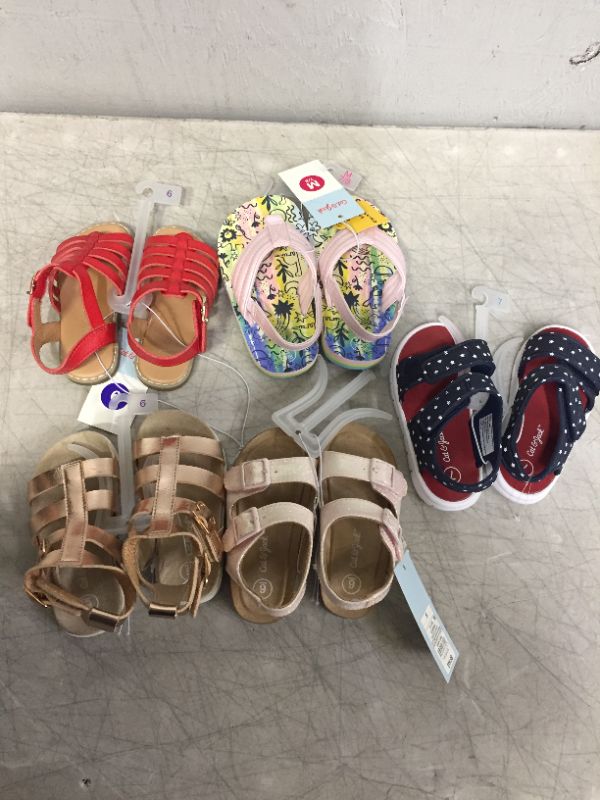 Photo 1 of BAG LOT OF 5 PAIRS OF BABY GIRL SANDALS SIZE 6 AND 7 
