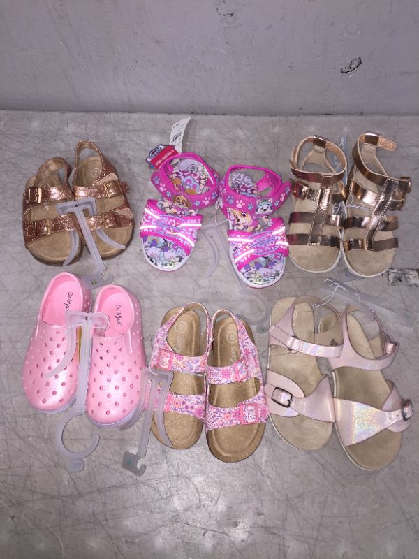 Photo 1 of BAG LOT OF 6 PAIRS OF GIRL SHOES - SIZE 7,8,9,10 --SOLD AS IS --
