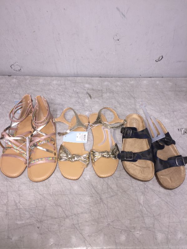 Photo 1 of BAG LOT OF 3 PAIRS OF GIRL SANDALS SIZE 2,3, AND 4 --SOLD AS IS ---