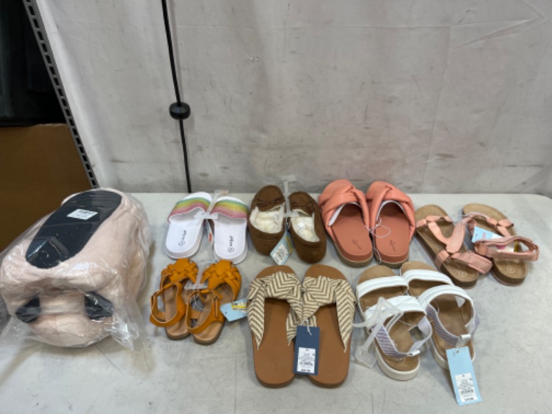 Photo 1 of 8 PCS GIRLS/WOMENS FOOTWEAR - VARIOUS SIZES & STYLES