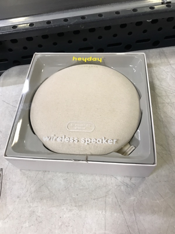 Photo 2 of heyday™ Round Bluetooth Wireless Speaker

sealed 