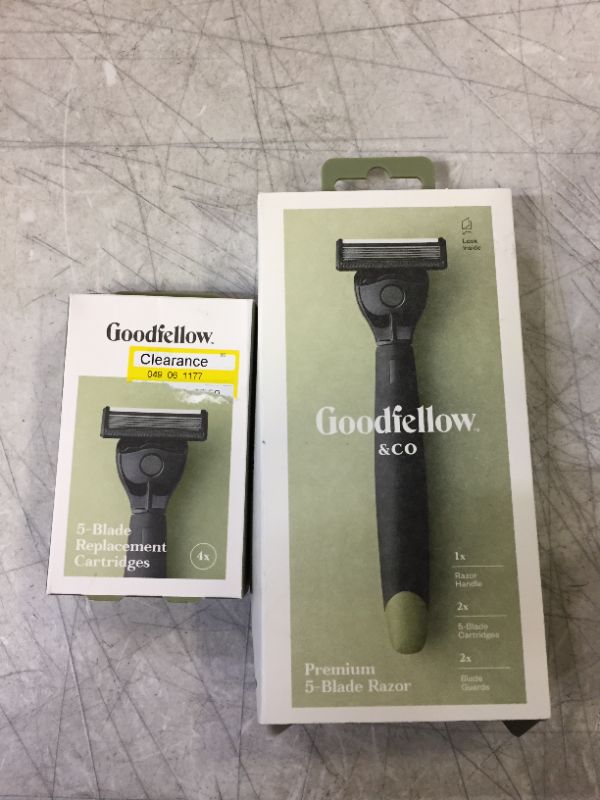 Photo 2 of 5 Blade Razor with 2 Carts - Goodfellow  Co AND BLADE REPLACEMENT 