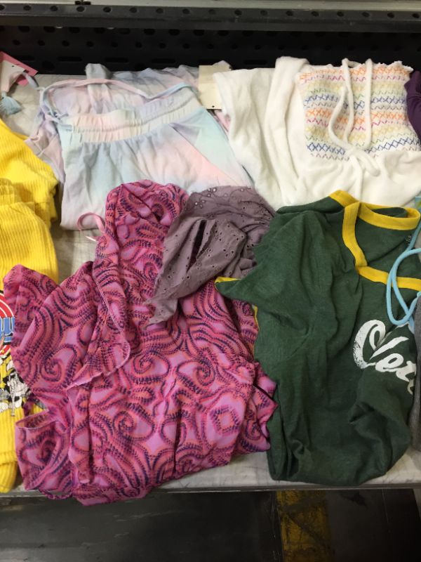 Photo 4 of BAG LOT OF WOMEN CLOTHES 12 ITEMS -DIFFERENT STYLES AND SIZES --SOLD AS IS ---