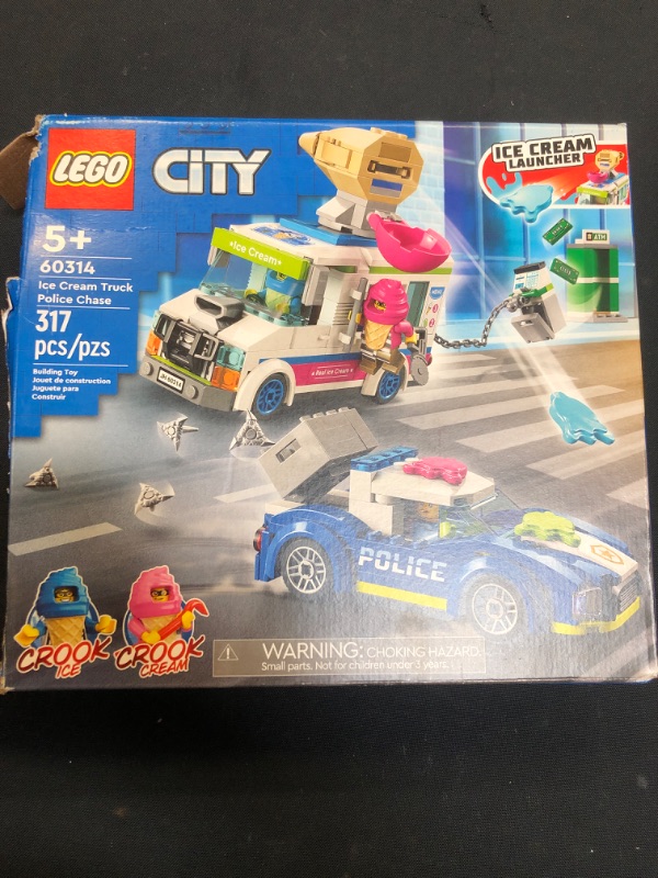 Photo 2 of LEGO City Police Ice Cream Truck Police Chase
