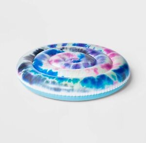 Photo 1 of 2 Sun Squad Inflatable Round 4 ft. 5 7/8 in. Diameter Towel Top Pool Float NEW ?
