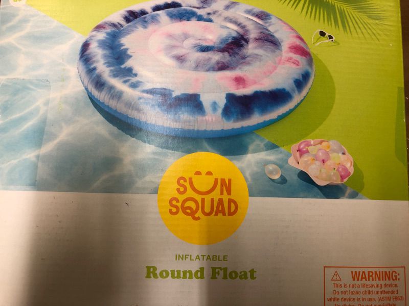 Photo 2 of 2 Sun Squad Inflatable Round 4 ft. 5 7/8 in. Diameter Towel Top Pool Float NEW ?
