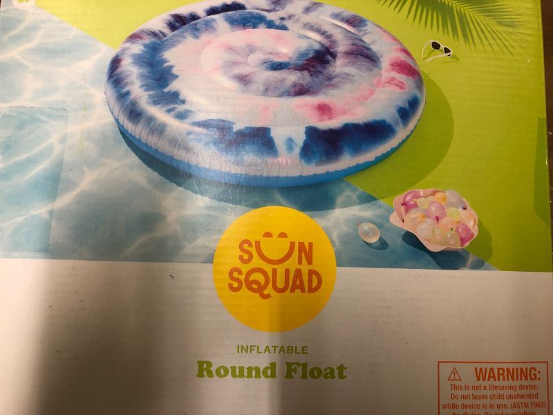 Photo 1 of 2 Sun Squad Inflatable Round 4 ft. 5 7/8 in. Diameter Towel Top Pool Float NEW ?
