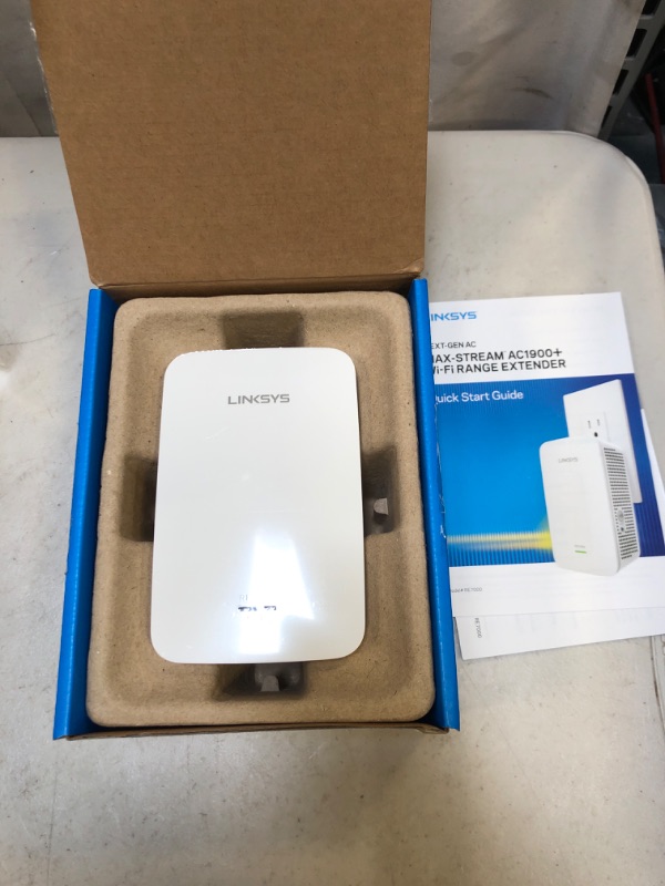 Photo 4 of Linksys RE7000 AC1900 Gigabit Range Extender / Wi-Fi Booster / Repeater MU-MIMO (Max Stream RE7000) (unable to test) 