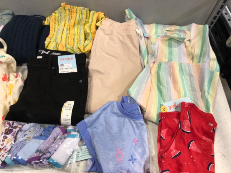 Photo 2 of BOX LOT---- VARIOUS GIRLS CLOTHING ITEMS AND SIZES