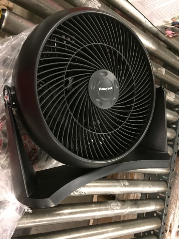 Photo 4 of 12 in. 3 Speed Whole Room Circulator Floor Fan