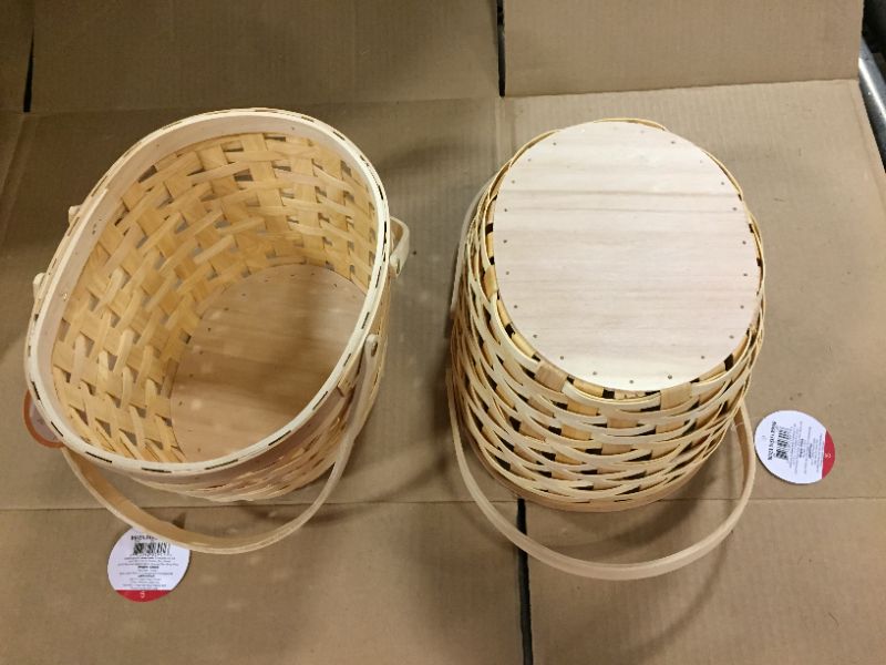 Photo 1 of 2 Count  of  Woven Basket Round 
