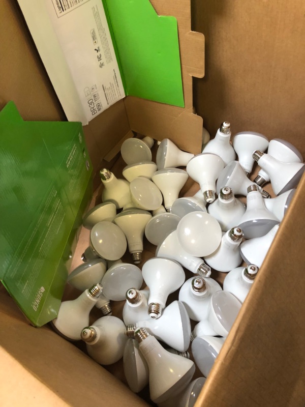 Photo 2 of Sunco Lighting 48 Pack BR30 LED Bulbs, Indoor Flood Lights 11W Equivalent 65W, 6000K Daylight Deluxe, 850 LM, E26 Base, 25,000 Lifetime Hours, Interior Dimmable Recessed Can Light Bulbs - UL
(UNABLE TO TEST FUNCTIONALITY)