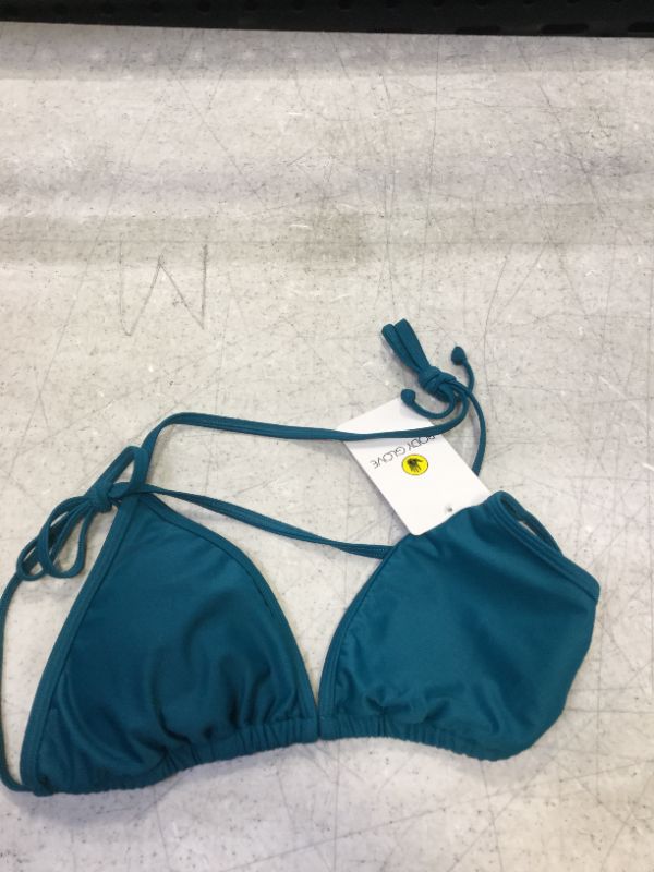 Photo 1 of Body glove womens swimsuit top( tag says size large but item looks more like a medium )