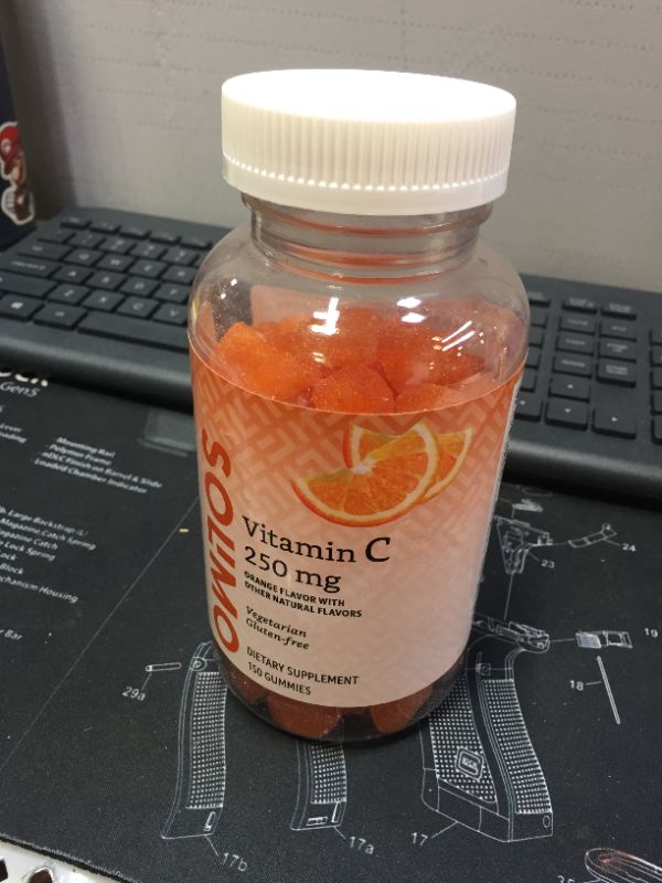 Photo 2 of Amazon Brand - Solimo Vitamin C 250mg, 150 Gummies (2 Gummies per Serving), Immune Health
